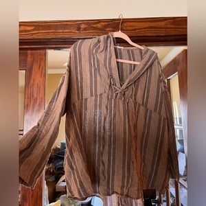 Boutique Long Sleeve Brown Top